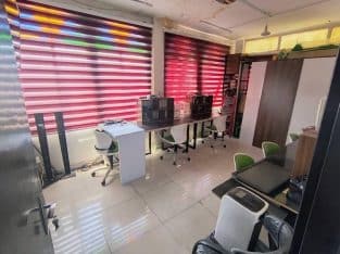 دفتر ۹۵ متری سه خواب بر اصلی ، بسیار مناسبِ اداری