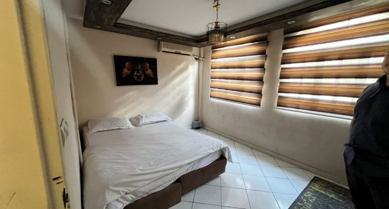 ساختمان ۸ واحدی یکجا ، دسترسی عالی ، بسیار مناسب