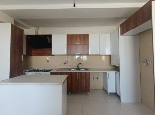 ۸۲ متری شهرک ابریشم